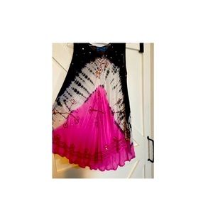 One size sequenced and embroidery stitched flowing top